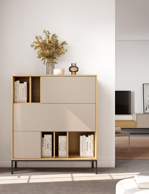 L&aacute;mpara colgante contempor&aacute;nea con base de madera, estilo n&oacute;rdico. Decoraci&oacute;n en Muebles Lara